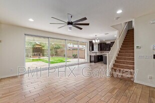 735 E Constance Wy in Phoenix, AZ - Building Photo