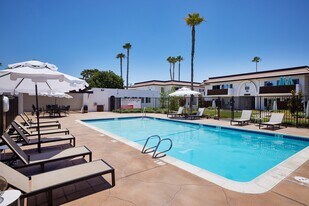 Villa Del Mar Apartments (new) in Oceanside, CA - Building Photo