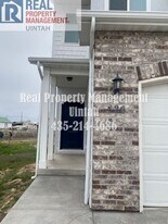 426 E Red Fox Ln in Vernal, UT - Building Photo