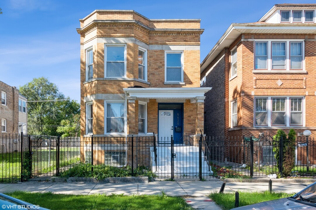 5620 S Winchester Ave in Chicago, IL - Building Photo