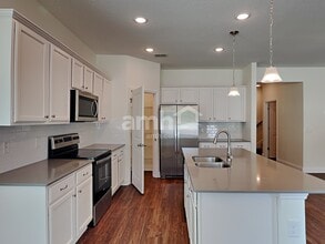 900 Summer Stone Loop in Apopka, FL - Foto de edificio - Building Photo