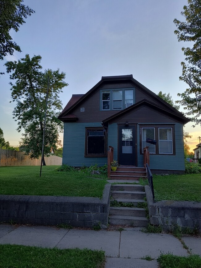 property at 315 6th St NE