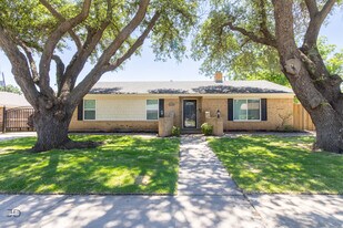4807 Del Rio Trail in Wichita Falls, TX - Building Photo