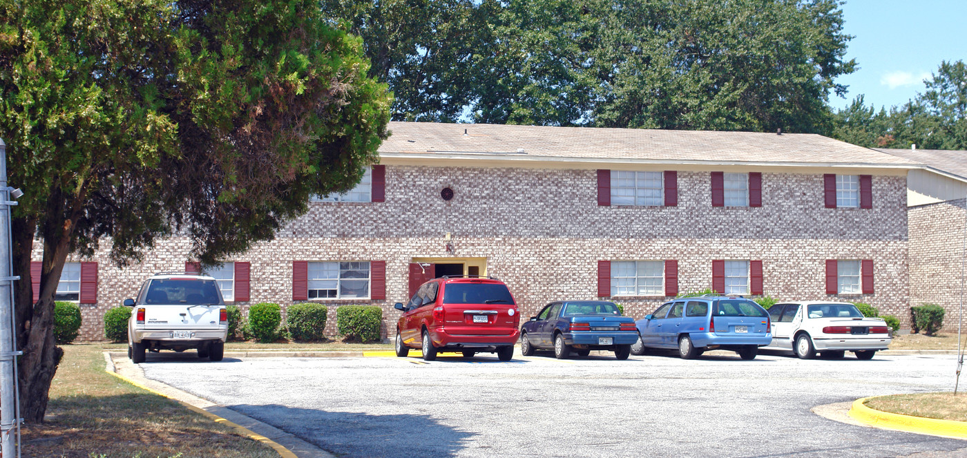 Azalea Park Apartments in Augusta, GA - Foto de edificio