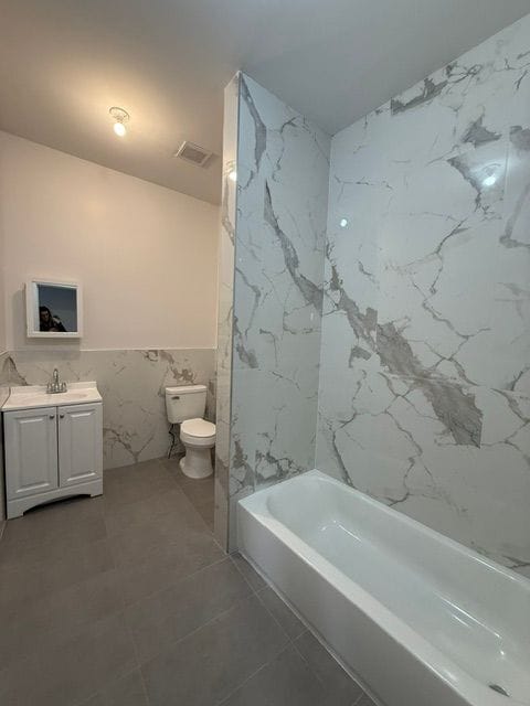 11 Main St in Goshen, NY - Foto de edificio - Building Photo