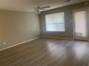 380 Wetzel in Kyle, TX - Building Photo - Building Photo