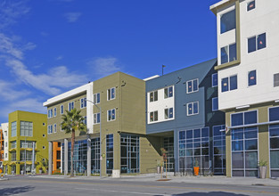 LINQ in San Jose, CA - Foto de edificio - Building Photo