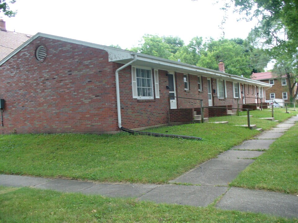 1306 12th St, Unit 1306 in Rockford, IL - Building Photo