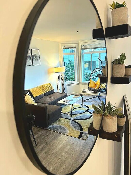 2415 2nd Ave in Seattle, WA - Building Photo