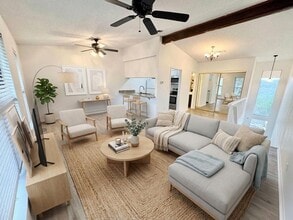 800-C Grassy Knl in Horseshoe Bay, TX - Building Photo - Building Photo