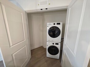 3438 King George Blvd in Surrey, BC - Building Photo - Building Photo