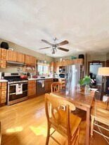 121 Lowell St, Unit 2 in Somerville, MA - Building Photo
