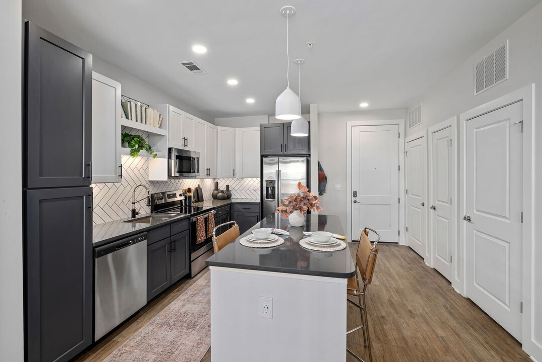 Ashby at Twin Lakes in Morrisville, NC - Foto de edificio