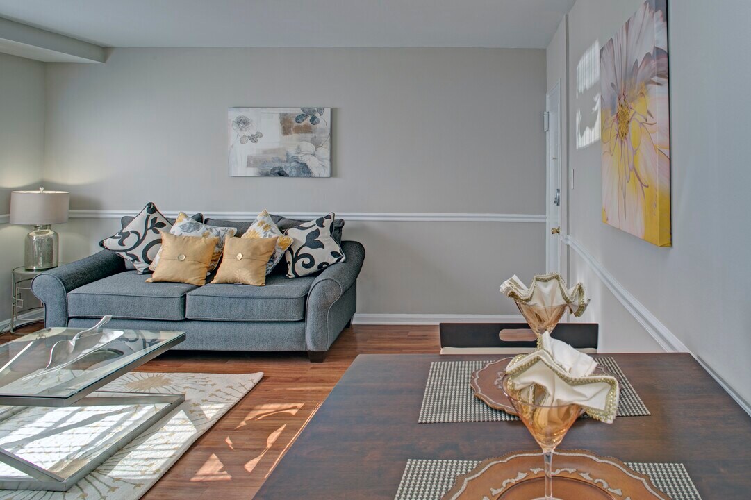 University City Apartments in Hyattsville, MD - Foto de edificio