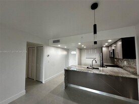 10625 SW 112th Ave in Miami, FL - Building Photo