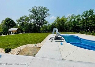 124 Falcon Ln in Archbald, PA - Building Photo - Building Photo