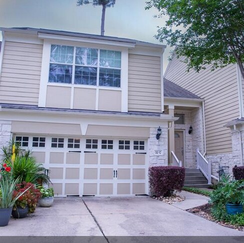 13600 Breton Ridge St in Houston, TX - Building Photo