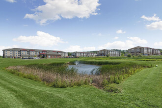 Traditions at Royalton Place - Seniors 55+ in North Royalton, OH - Foto de edificio - Building Photo