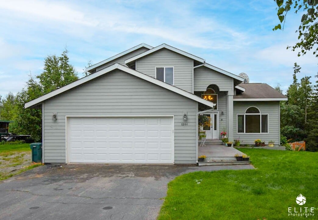 8860 E Kiva Way in Palmer, AK - Building Photo