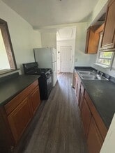 1386 E 185th St in Cleveland, OH - Building Photo - Building Photo