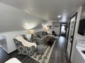 90 Highland Ave, Unit 2 in Buffalo, NY - Building Photo - Building Photo