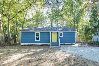 15909 Dockside Ct in Chester, VA - Building Photo - Building Photo