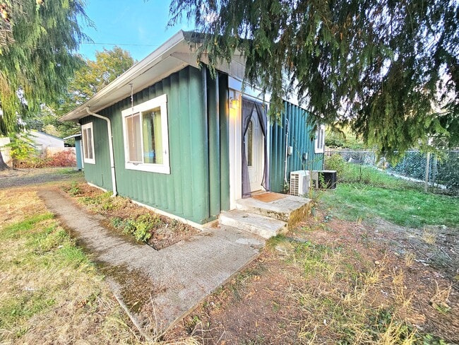 5660 SE 125th Ave in Portland, OR - Building Photo - Building Photo