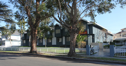 Menlo Apartments in Los Angeles, CA - Building Photo - Building Photo