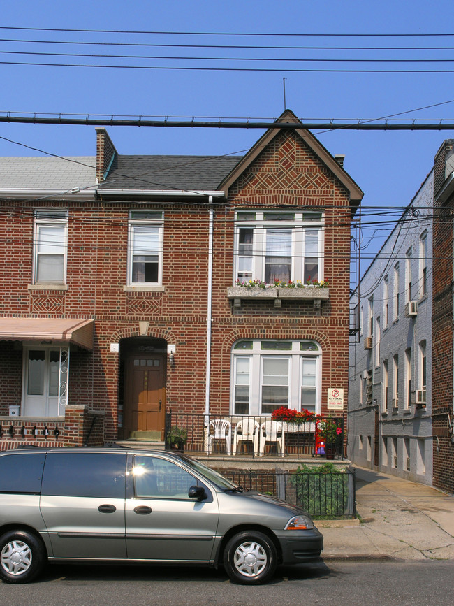 1844 Fowler Ave in Bronx, NY - Foto de edificio - Building Photo