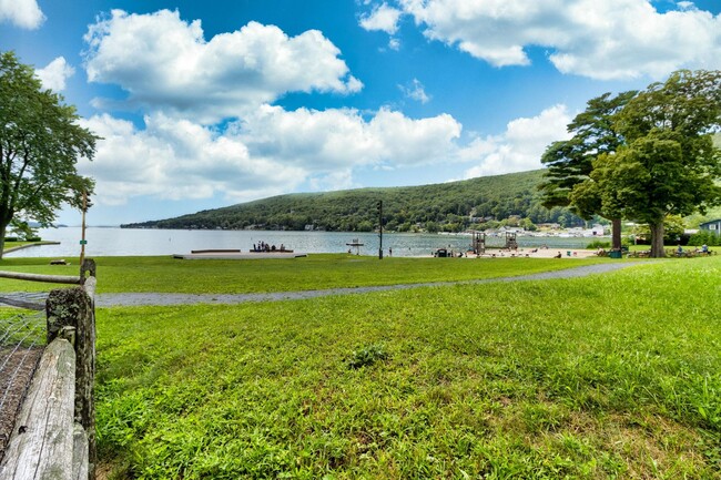 150 Windermere Ave-Unit -Unit #B in Greenwood Lake, NY - Building Photo - Building Photo