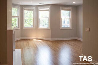 2320 N Southport Ave in Chicago, IL - Building Photo - Building Photo