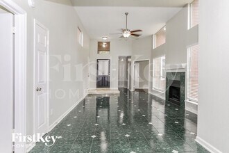 8418 Elm Lake Dr, Unit 473 in Houston, TX - Foto de edificio - Building Photo