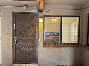 17 E Ruth Ave in Phoenix, AZ - Foto de edificio - Building Photo