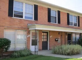 3219 Benjamin Ave, Unit 11 in Royal Oak, MI - Building Photo