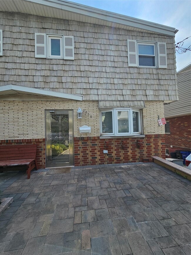 property at 2518 Tiemann Ave