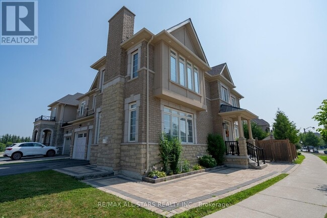property at 349 W Lawn Cres