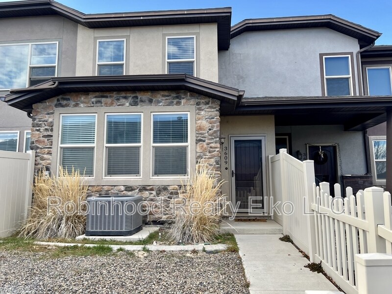 3609 Autumn Colors Dr in Elko, NV - Building Photo