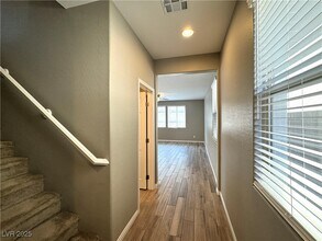 12545 Skylight View St in Las Vegas, NV - Building Photo - Building Photo