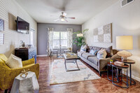 Platinum Shavano Oaks Apartments photo'