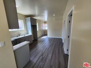 1535 W 80th St in Los Angeles, CA - Building Photo - Building Photo