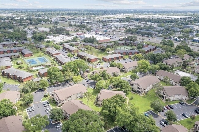 2924 Antique Oaks Cir, Unit 48 in Winter Park, FL - Foto de edificio - Building Photo