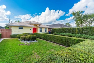 4370 SW 82nd Ave in Miami, FL - Building Photo