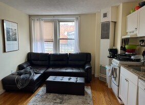 145 Endicott St, Unit 10 in Boston, MA - Building Photo