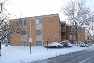 Brooksview in Golden Valley, MN - Building Photo - Building Photo