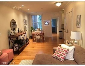 62 Myrtle St-Unit -Apt 4 in Boston, MA - Building Photo - Building Photo