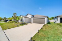 5312 Amaryllis Garden St in Apollo Beach, FL - Foto de edificio - Building Photo