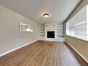 457 Park Dr in Greenwood, IN - Building Photo - Building Photo