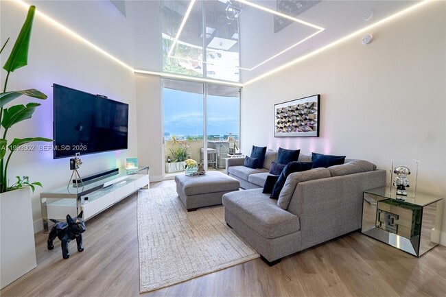 property at 19501 W Country Club Dr