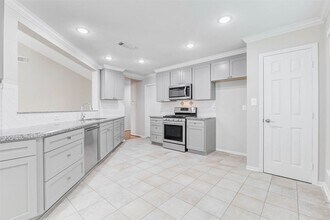 2410 Clear Ridge Dr in Houston, TX - Building Photo - Building Photo