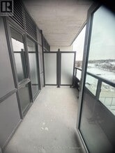 705 Davis Dr in Newmarket, ON - Building Photo - Building Photo